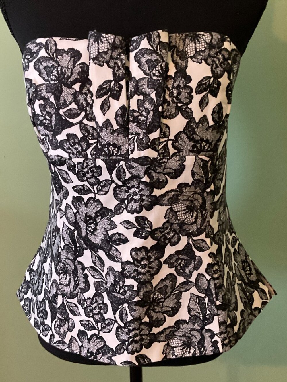 White House Black Market Black and White Floral Corset Lingerie Top Size 12 NWOT